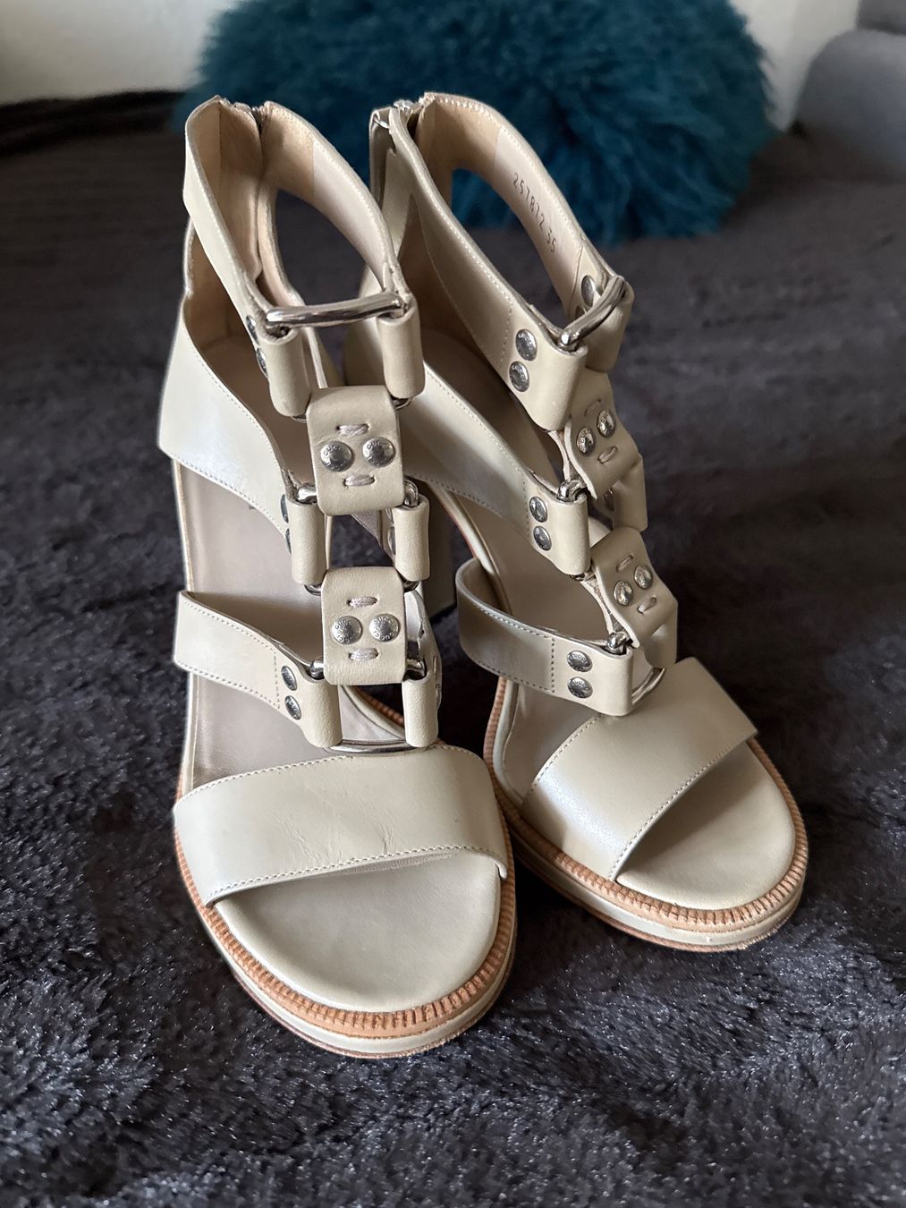 Gucci Scarpe da donna: Sandales Gucci, taille 35 – Usato da Grône venduto da ukr_2qbg