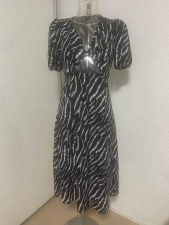 Sommerkleid cut out unter Brust XS