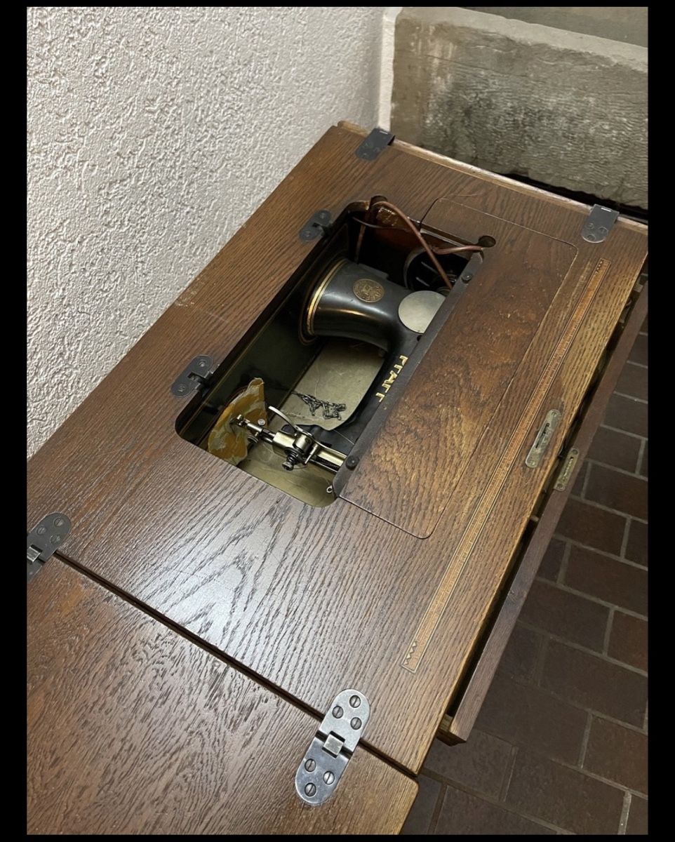Pfaff Macchine da cucire: Pfaff Nähmaschine Antik – Usato da Rotkreuz venduto da nat_wvm6 3