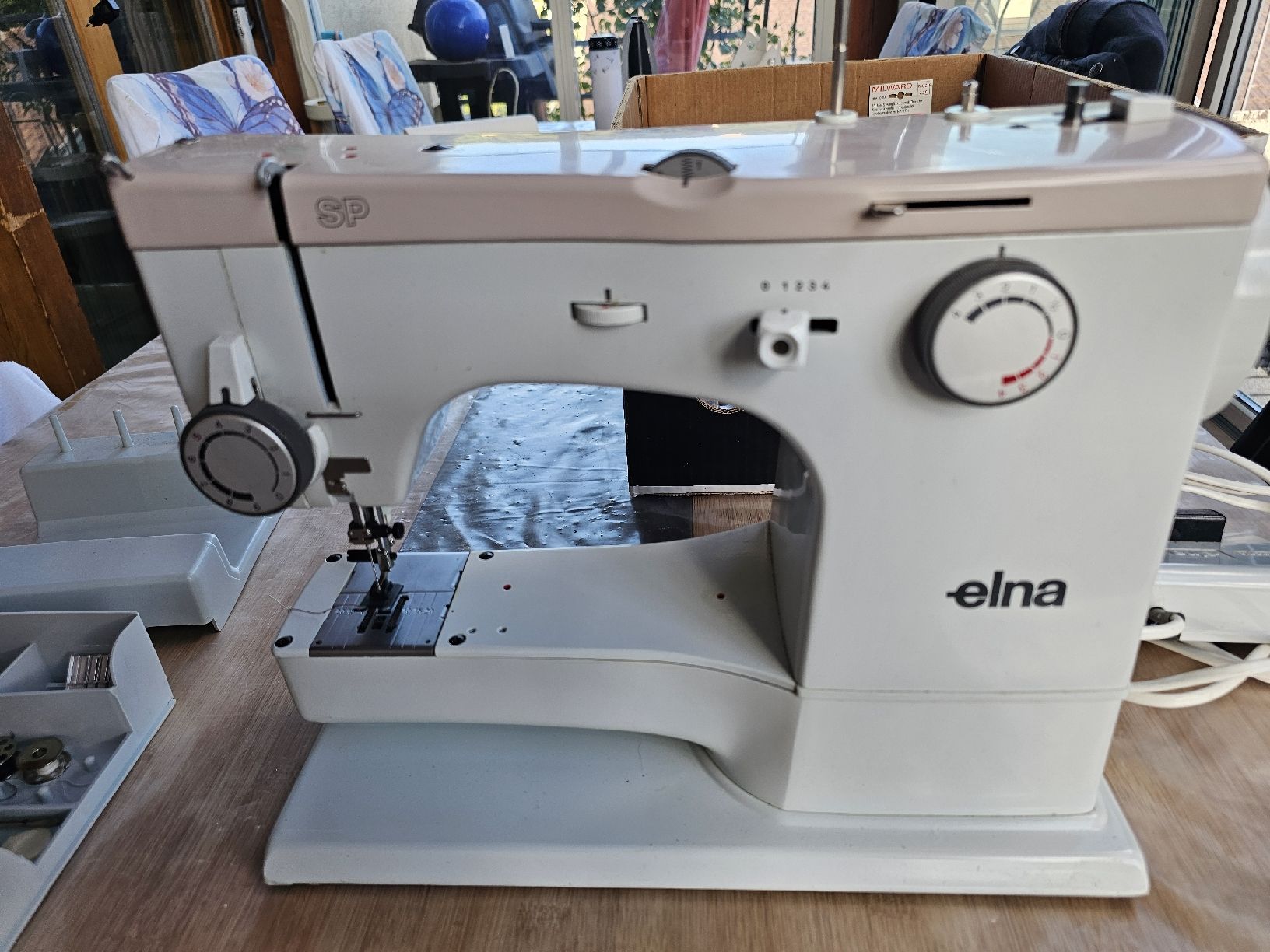 Elna Macchine da cucire: Nähmaschine elna  – Usato da Flamatt venduto da emozioni_2