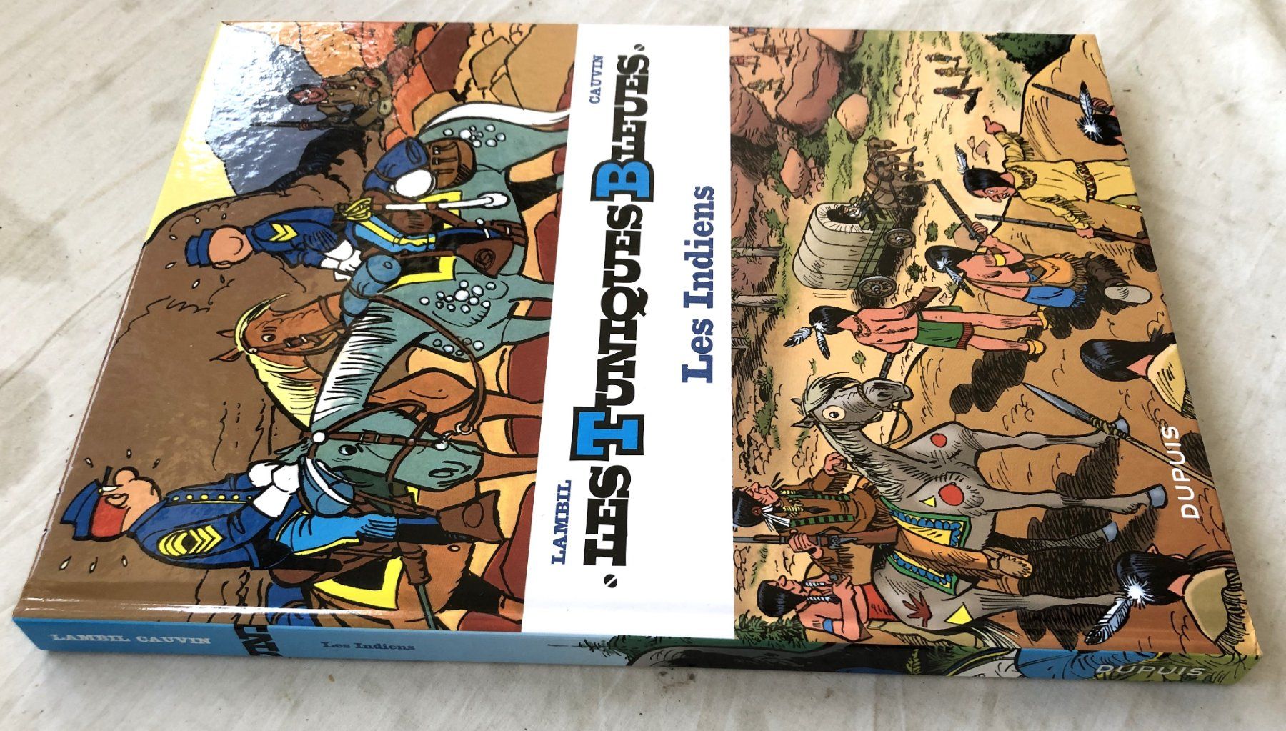 Fumetti: Les Tuniques Bleues présentent - 4 - Les Indiens – Usato da Schaffhausen venduto da durruti 1