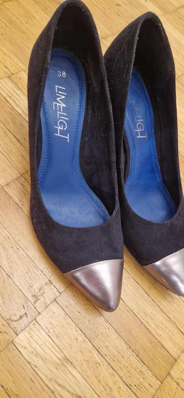 Scarpe da donna: Schwarze Pumps Gr. 38, Limelight, Absatzschuhe – Usato da Fällanden venduto da Stern722