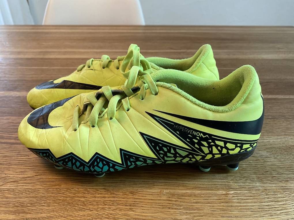 Scarpe per ragazzi: Fussballschuh Stollen Nike Gr. 36.5 – Usato da Mühlau venduto da Johuiii 1