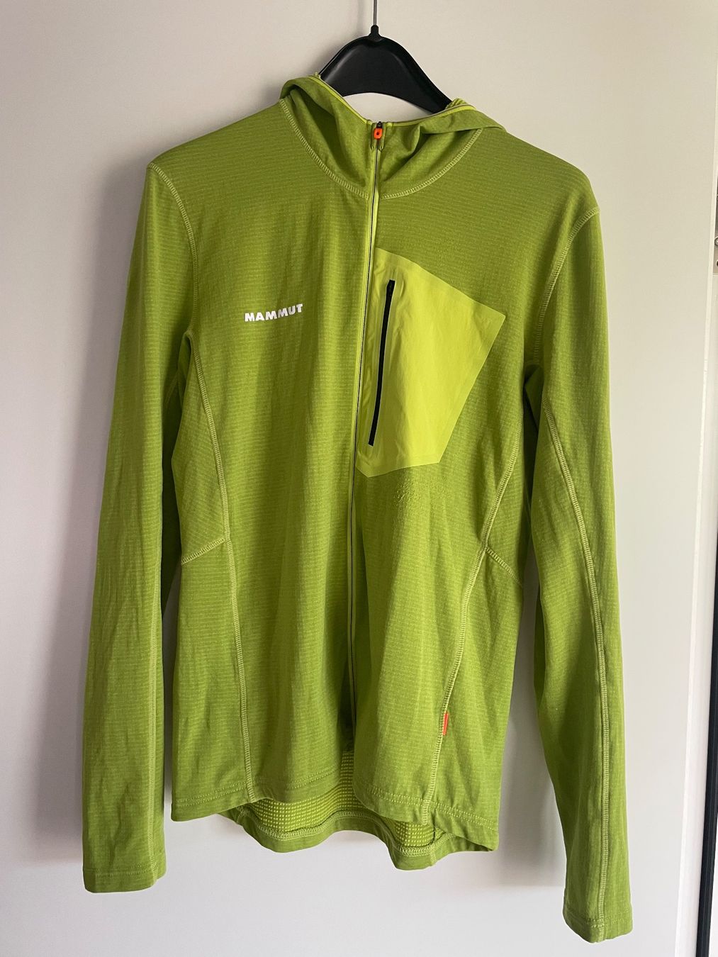 Mammut Giacche: Mammut Aenergy Light ML Hooded Jacket Men Medium – Usato da Menzingen venduto da bandozug