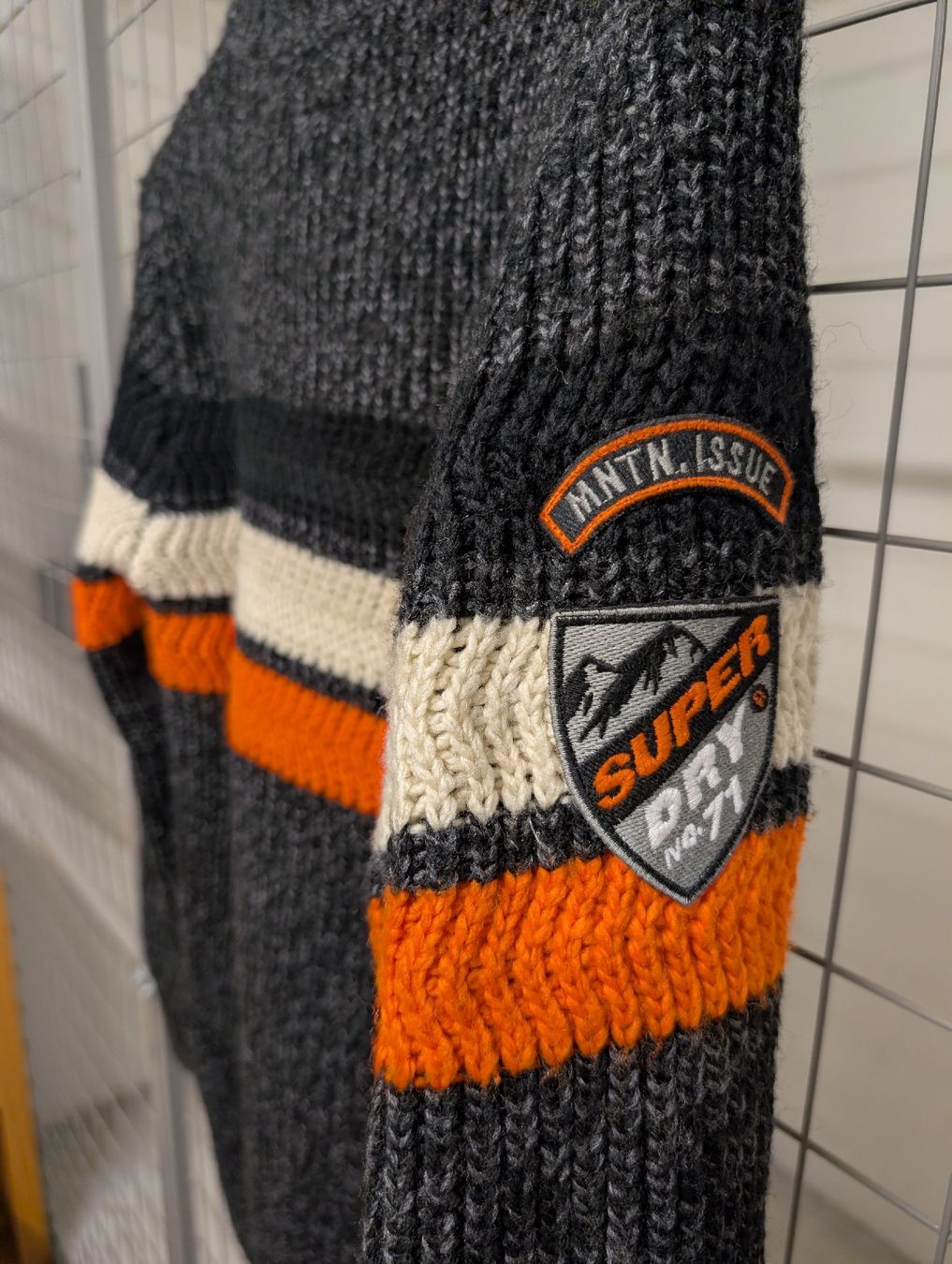 Superdry Pullover & Sweatshirts: Superdry Strickpullover, Grösse M, Grau/Orange – Gebraucht aus Zürich von jfk_ch 4