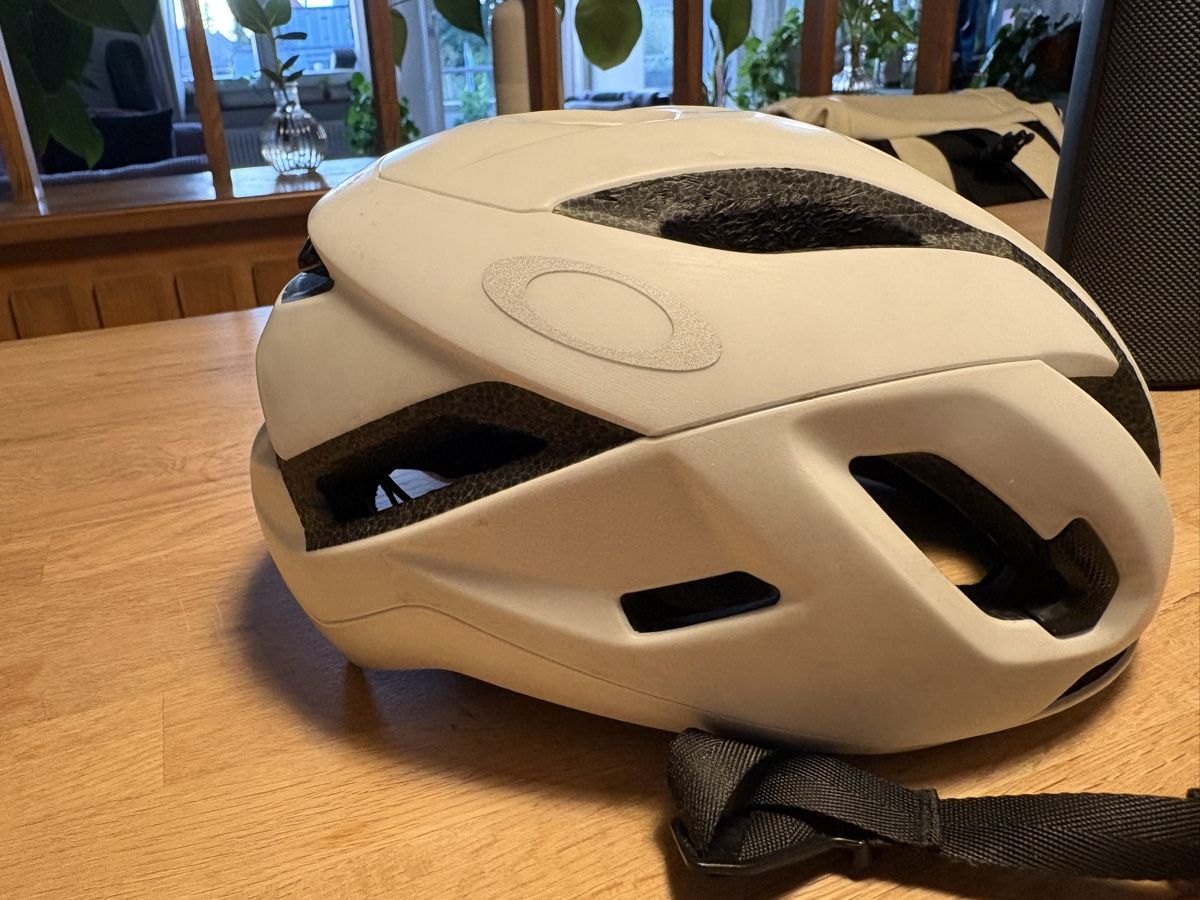 Oakley Caschi: Oakley Aero 5 - Grösse L – Usato da Bern venduto da sam_c78d 3