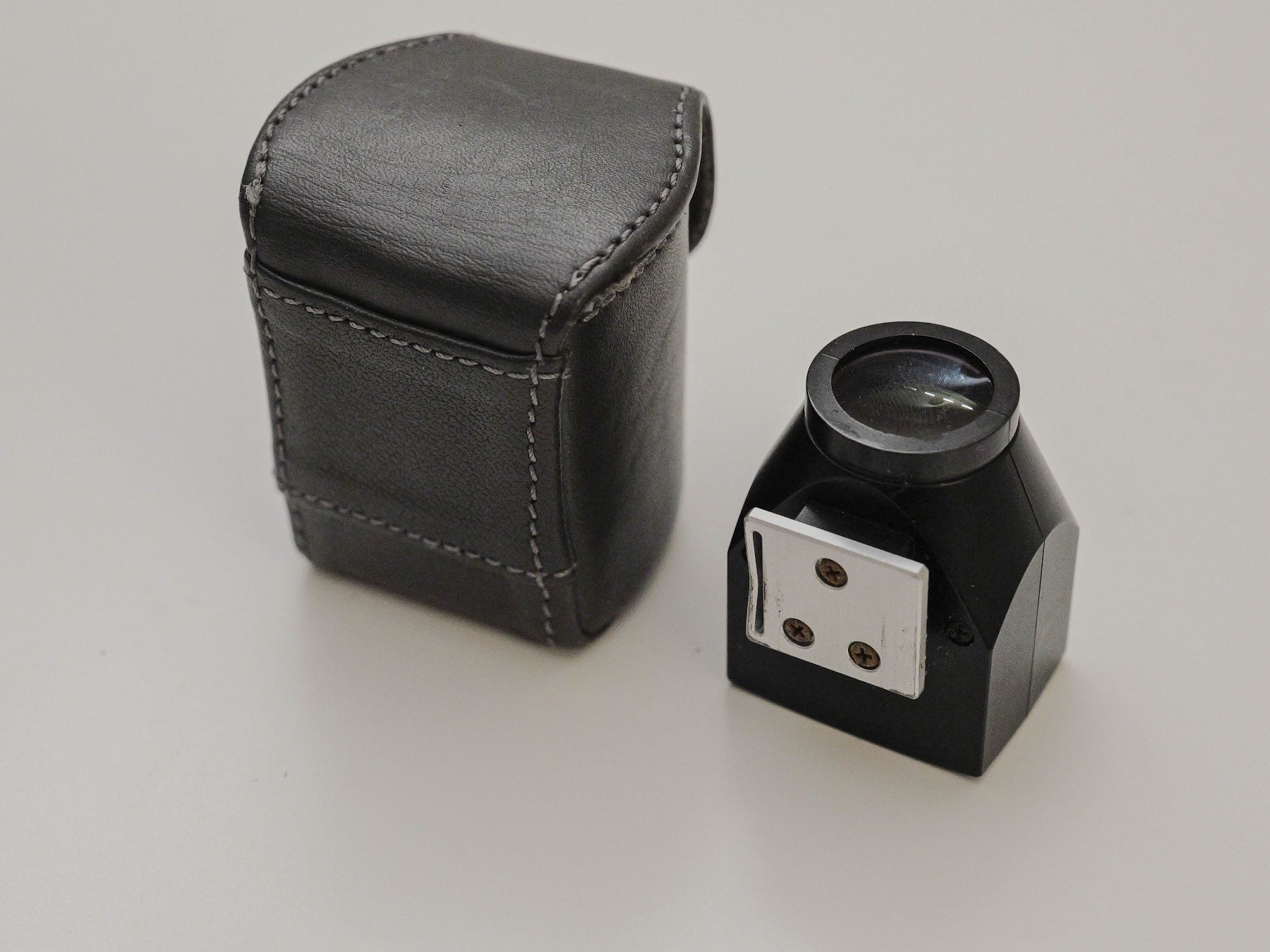 Leica Obiettivi: Leica Spiegelsucher Sucher 36mm mit Etui – Usato da Oeschgen venduto da misternein 1