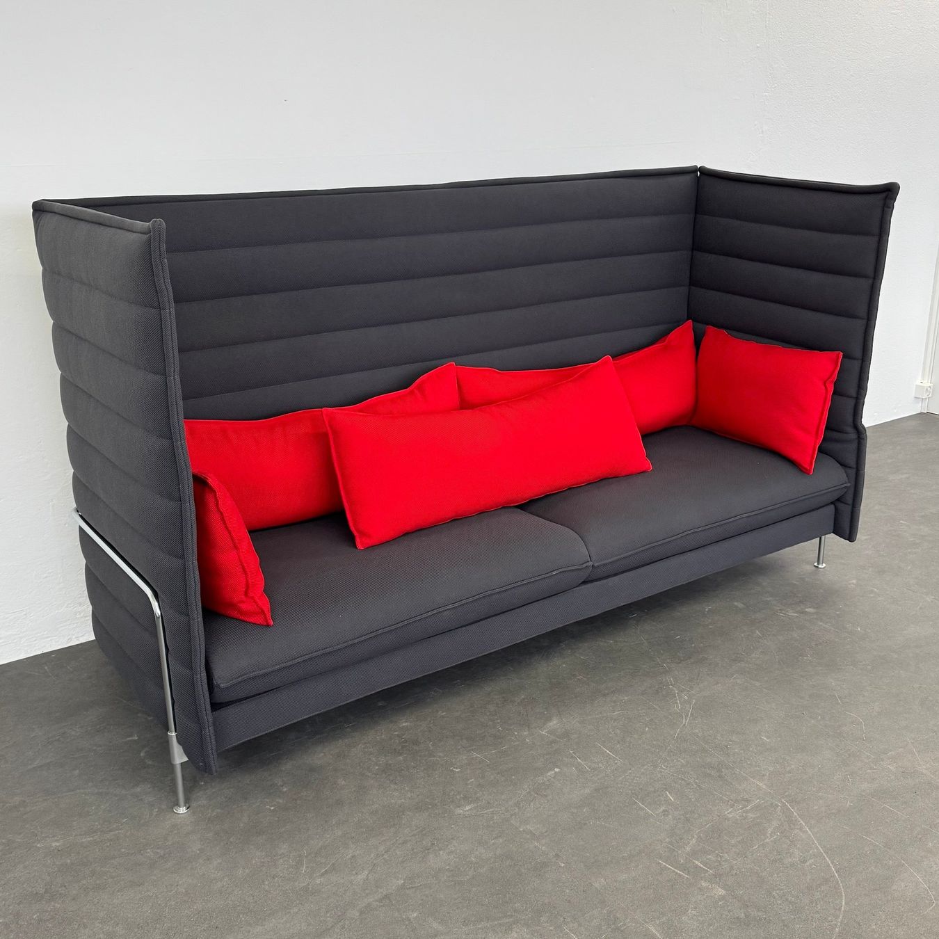 Vitra Divani: Vitra Alcove Plus Sofa 3-Seater – Usato da Schönenwerd venduto da mcofficeshop 1