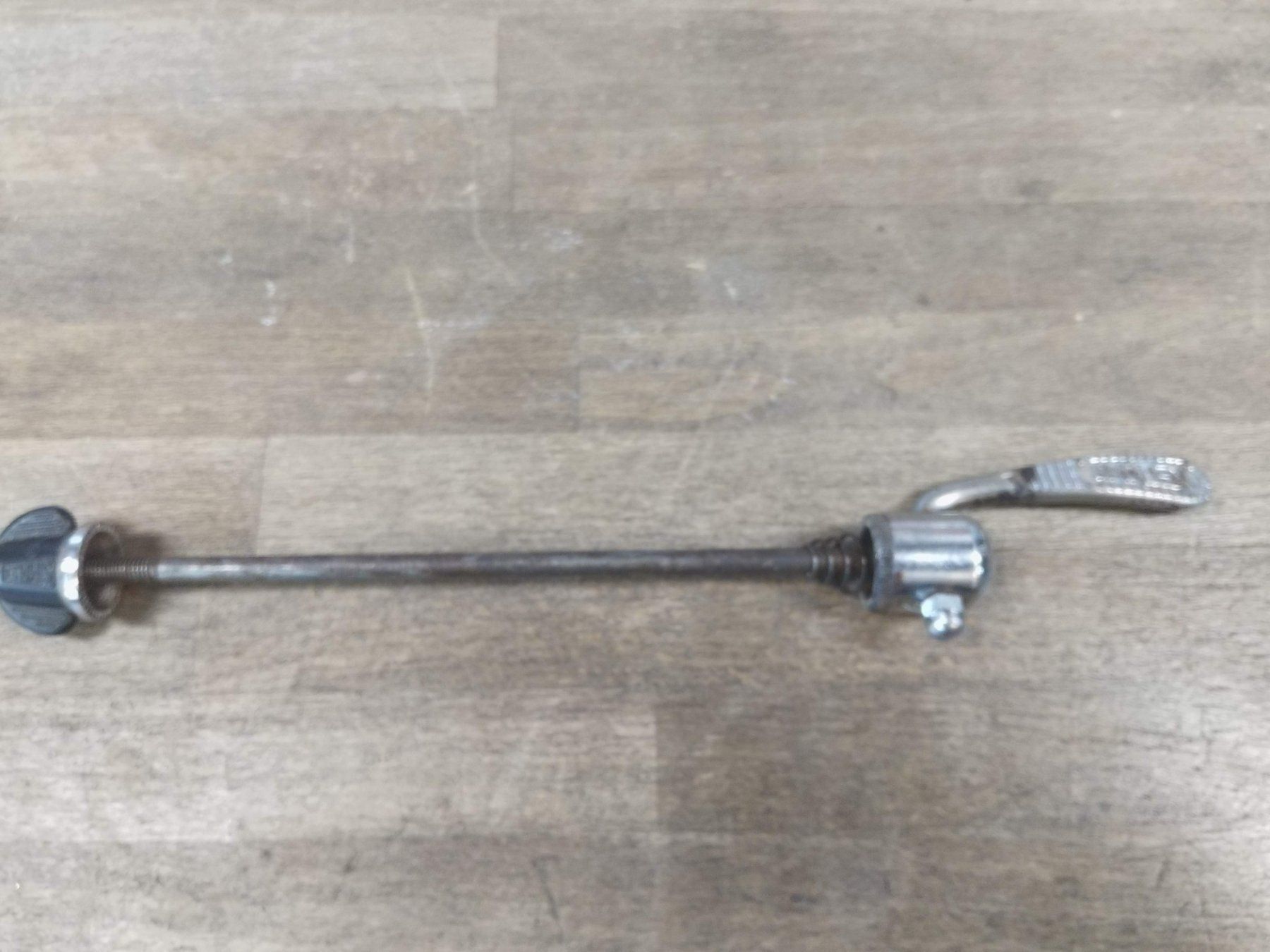 Pezzi di ricambio: Schnellspannverschluss SIMPLEX – Usato da Basel venduto da BICICLETTISTA