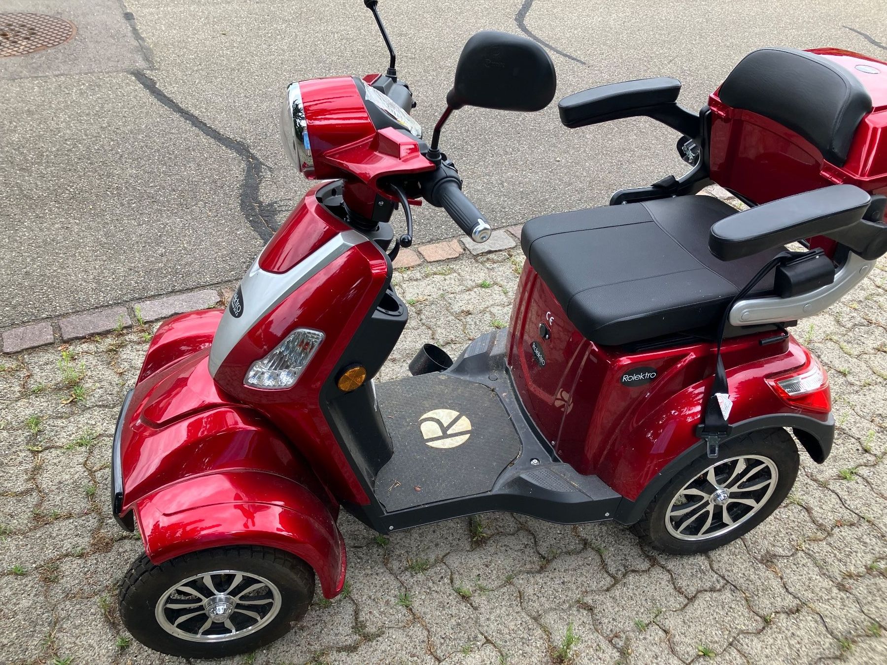 Voiturettes électriques: E-Roller, Elektromobil, bis 25km/h – D'occasion à Winkel par Frizzi04
