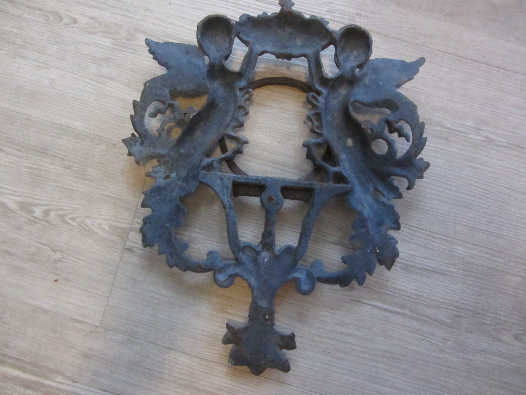 Supporti a parete: Blumentopfhalter aus Gusseisen – Usato da Malters venduto da Hausi88 7