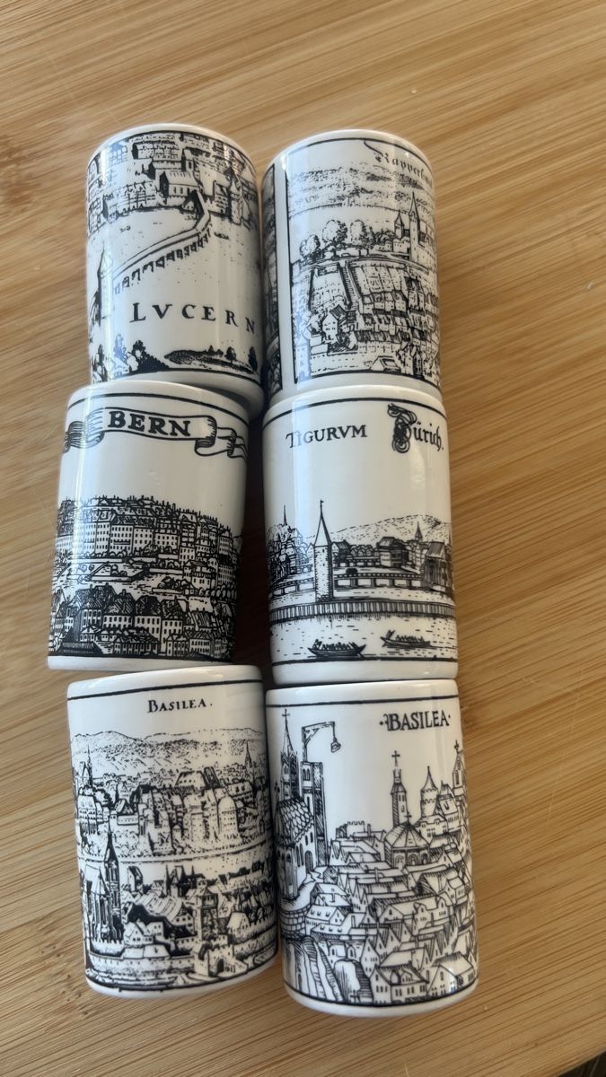 Carafes: Antike Schnapsflasche mit 6 Gläsern, Schweizer Staedte – D'occasion à Rothrist par Digibobi 3