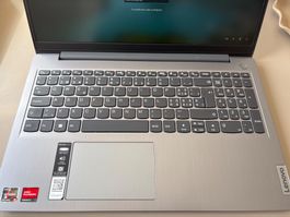 Ordinateur PC Lenovo IdeaPad (15.7 pouces)