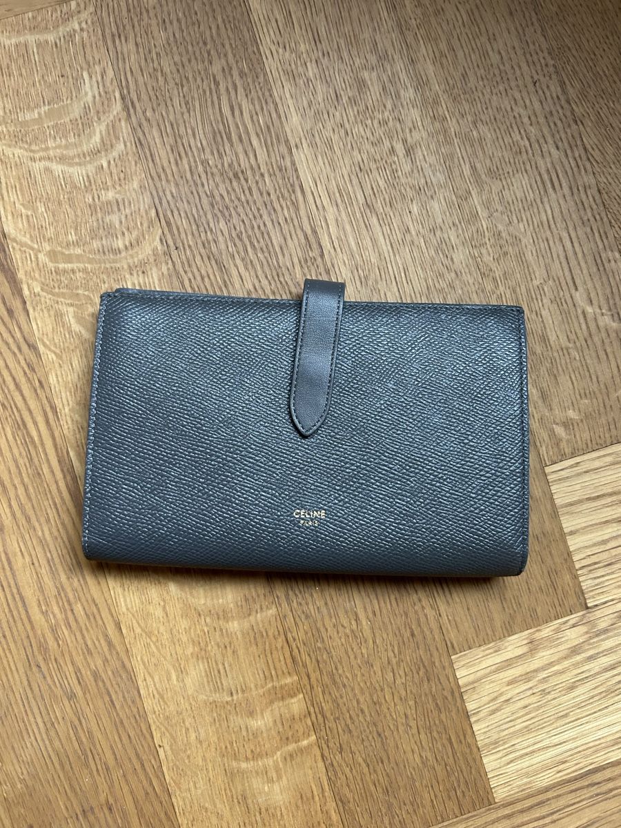 Celine Portamonete: Celine Strap Geldbörse  – Usato da Zürich venduto da ZurichGothenburg