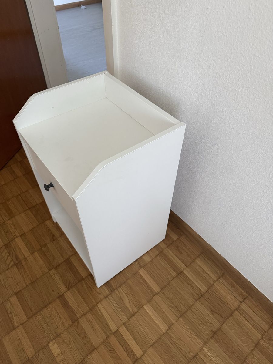 Comodini: Ikea Nachttisch – Usato da Frenkendorf venduto da lop_sq9f 4