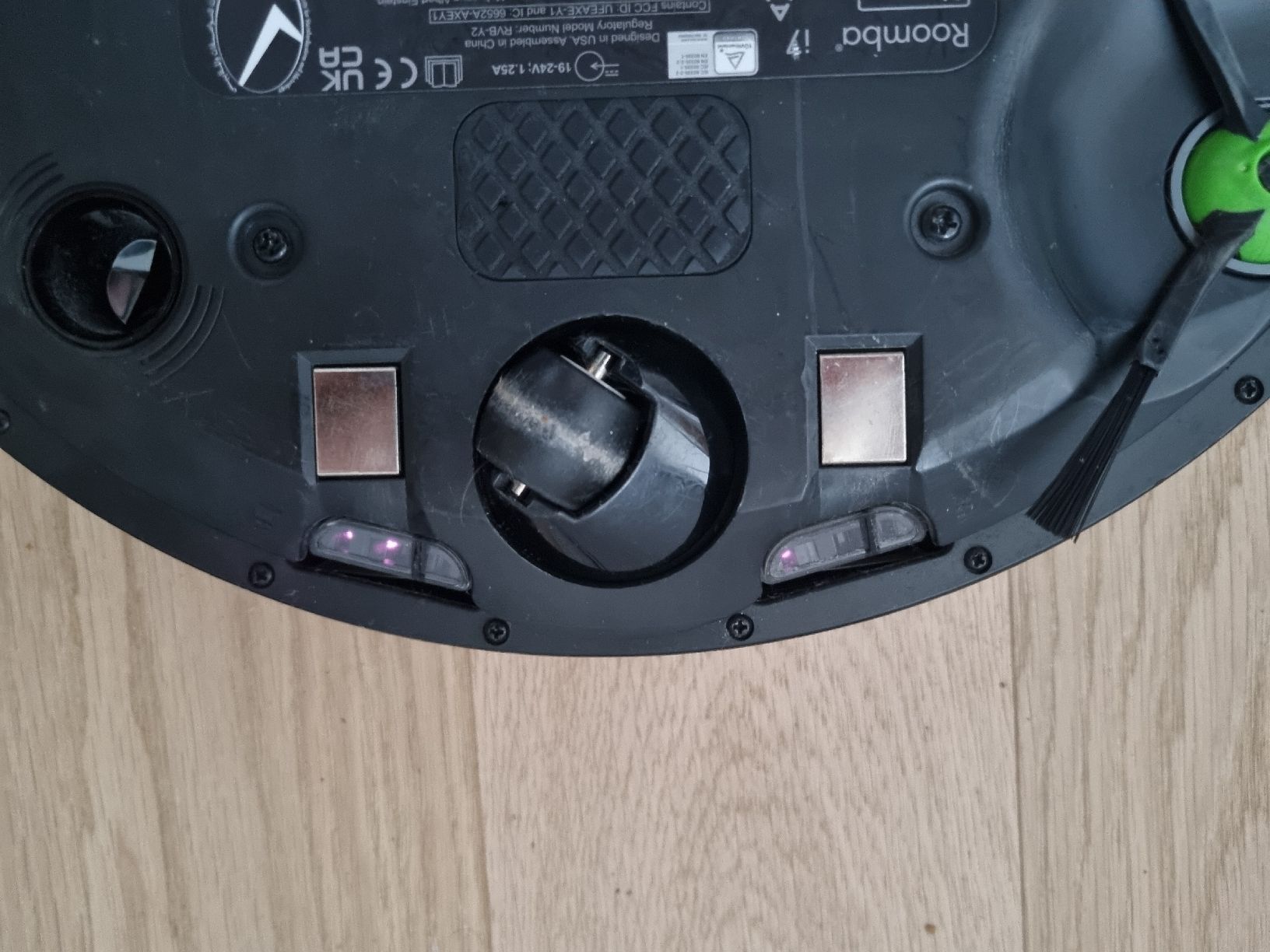 Irobot Aspirateurs & Accessoires: Aspirateur robot iRobot Roomba i7 – D'occasion à Crissier par nkummer1 4
