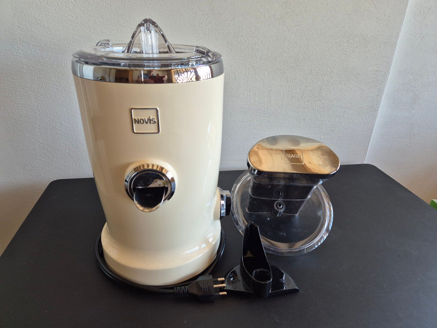 Novis Elettrodomestici da cucina: Novis Vital Juicer S1 – Nuovo (secondo la descrizione) da Buch am Irchel venduto da Panello