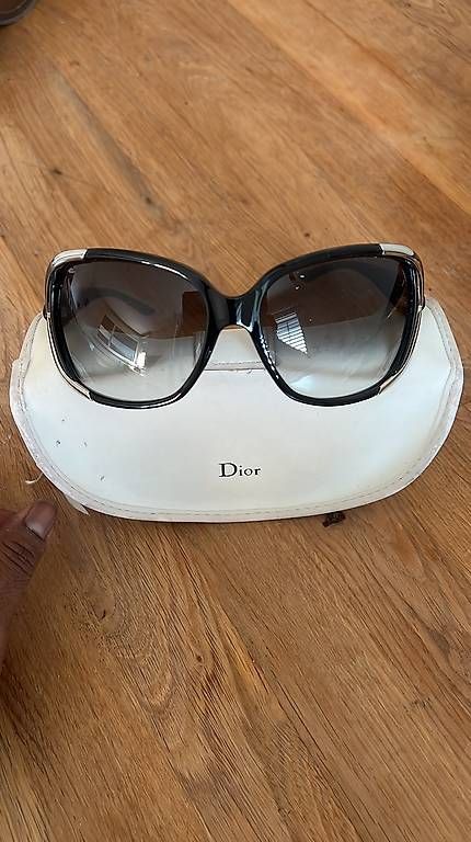 Brillen & Gläser: Sonnenbrille  – Gebraucht aus Zürich von Vasu05 1