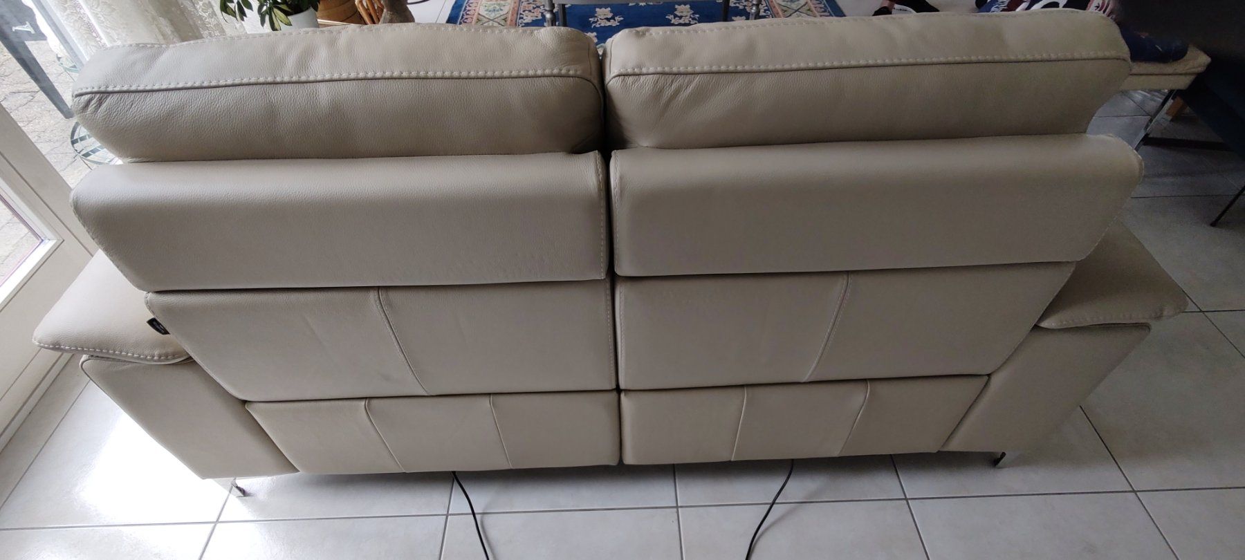 Sofas: Echtleder Relax-Sofa 2-plätzig traditioneller Handwerkskunst – Gebraucht aus Ebikon von Puma018 1