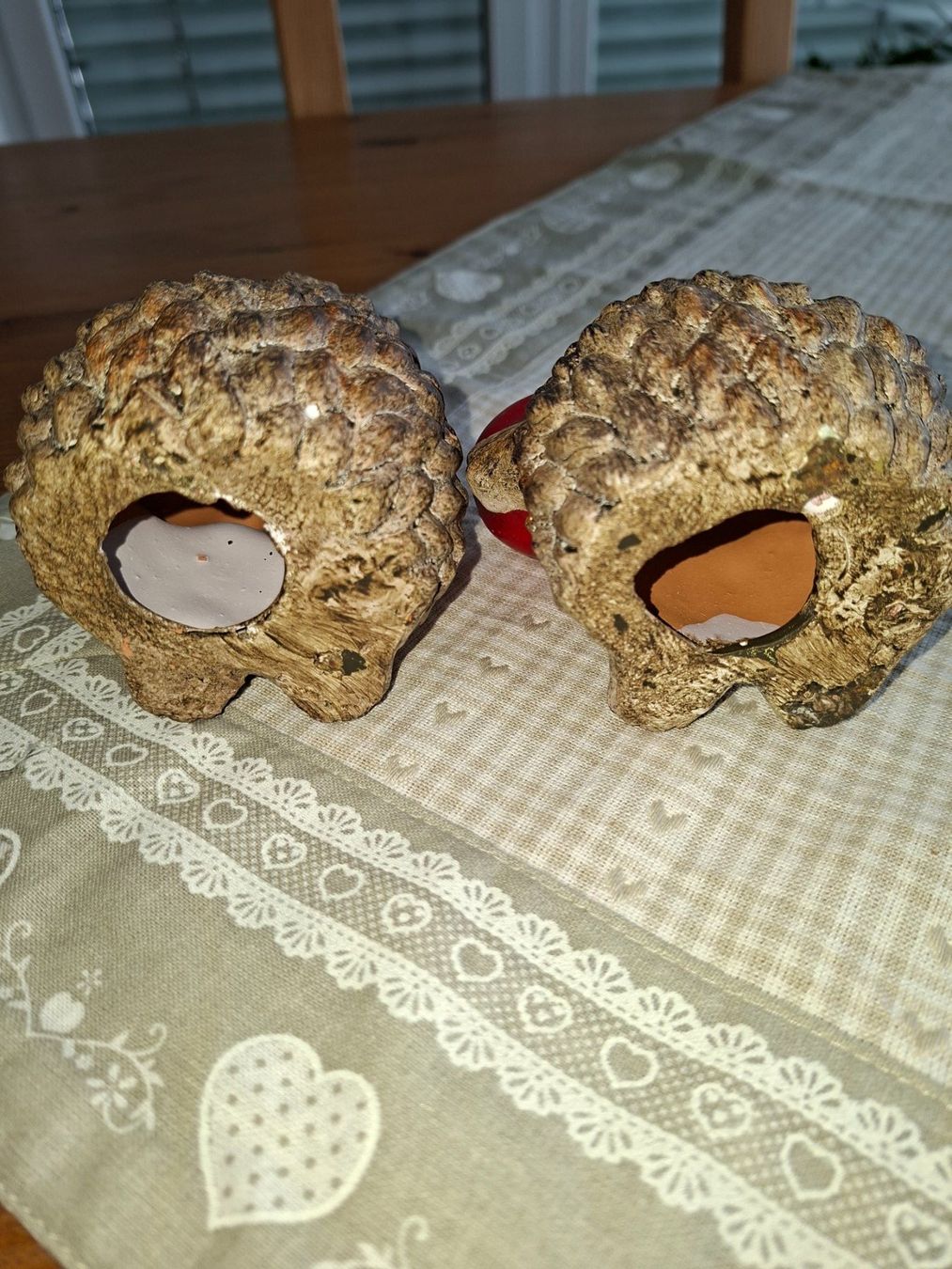 Statuette: 2 Dekofiguren Igel aus Terracotta bemalt – Usato da Rafz venduto da findelmundo68 2