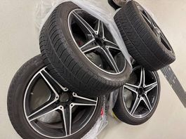 Jantes d'origine Mercedes-Benz AMG R18, pneus hiver Pirelli
