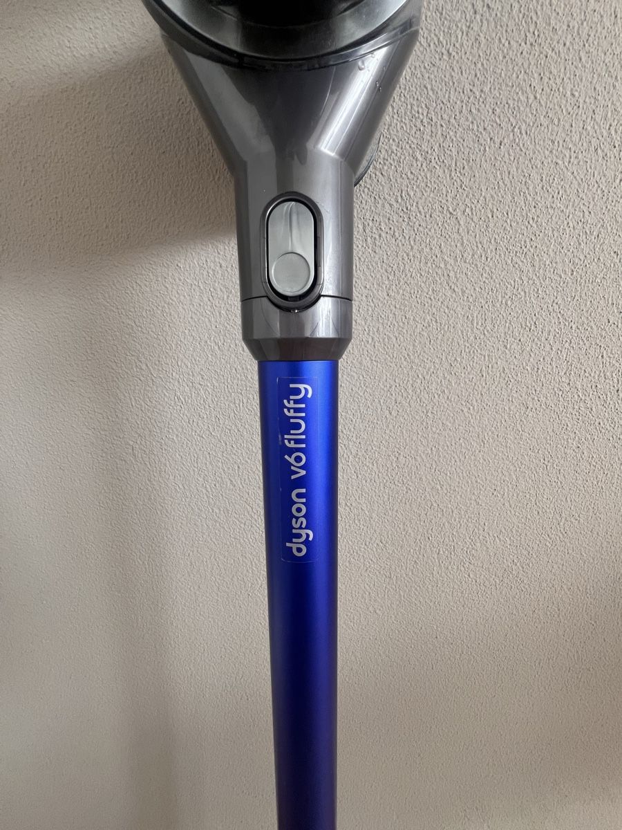 Dyson Aspirateurs & Accessoires: Dyson v6 fluffy teilweise defekt – Défectueux à Baar par kuettelf 1