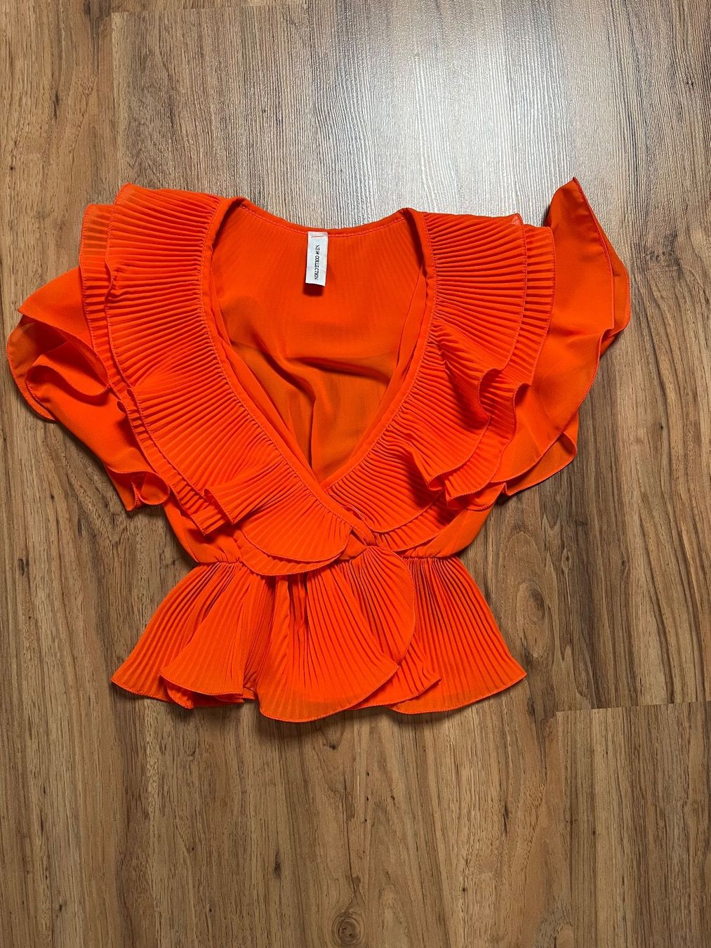 Camicette: Orange Sommerbluse mit Volants - Grösse 36/38 neu – Nuovo (secondo la descrizione) da Oberbüren venduto da len_5q92