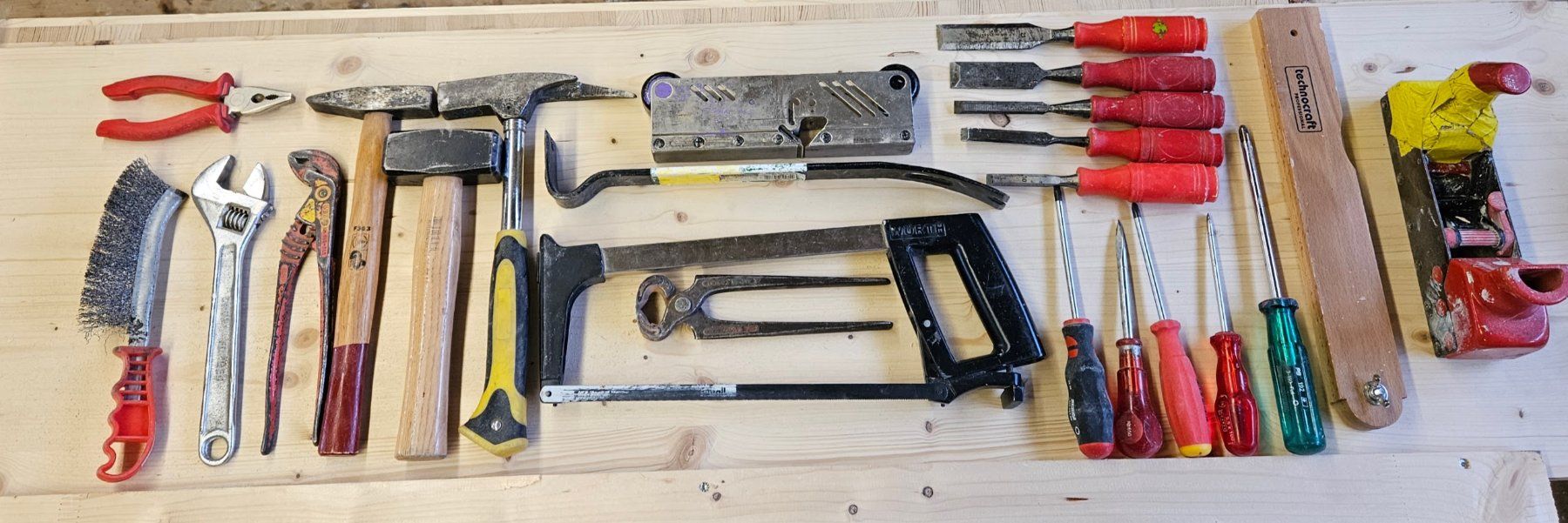 Tutti gli attrezzi: Handwerkzeug - diverses – Usato da Wilchingen venduto da Canuck86