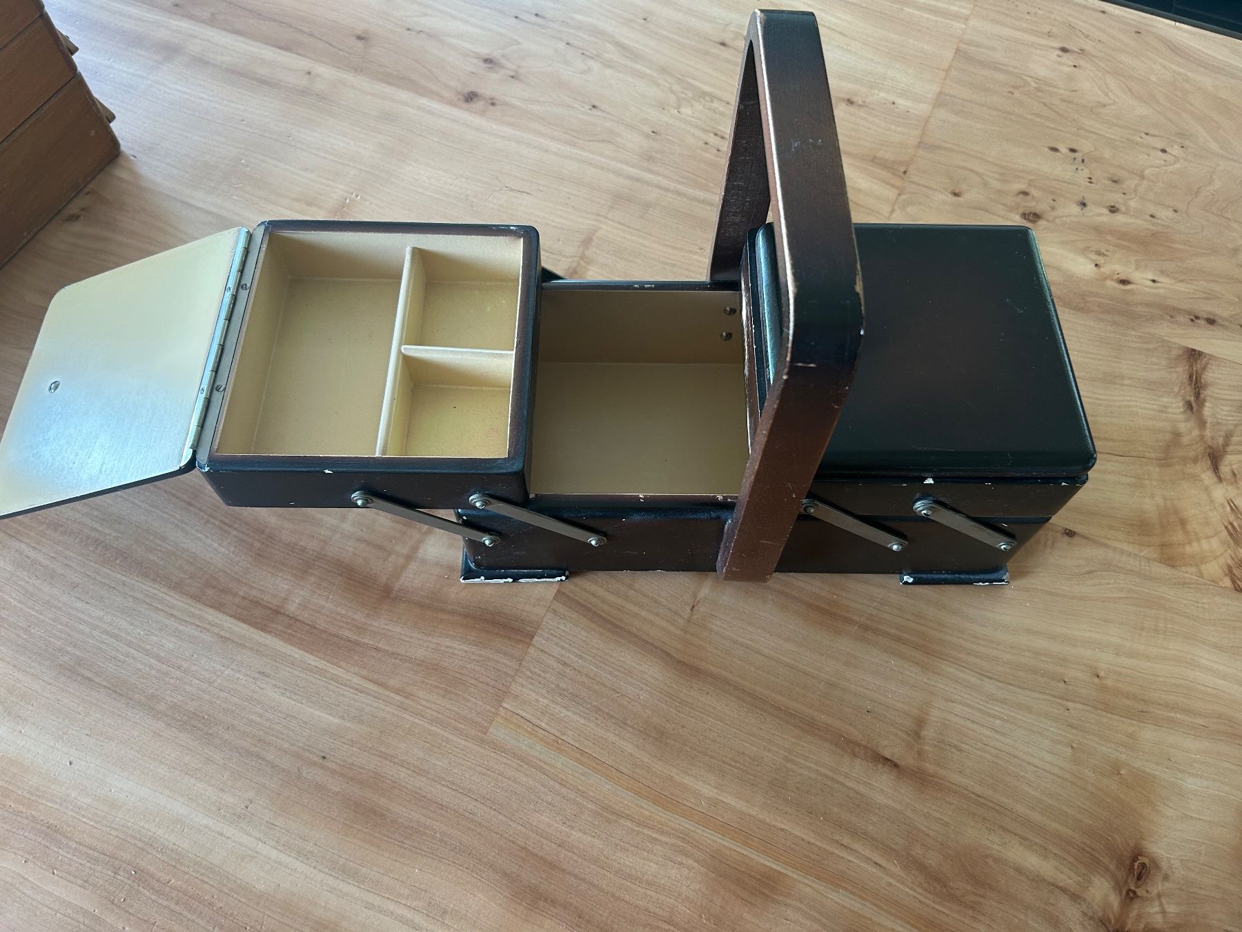 Altro in Bricolage: Nähkästchen, Holz, Vintage – Usato da Kaltbrunn venduto da lagone1 3