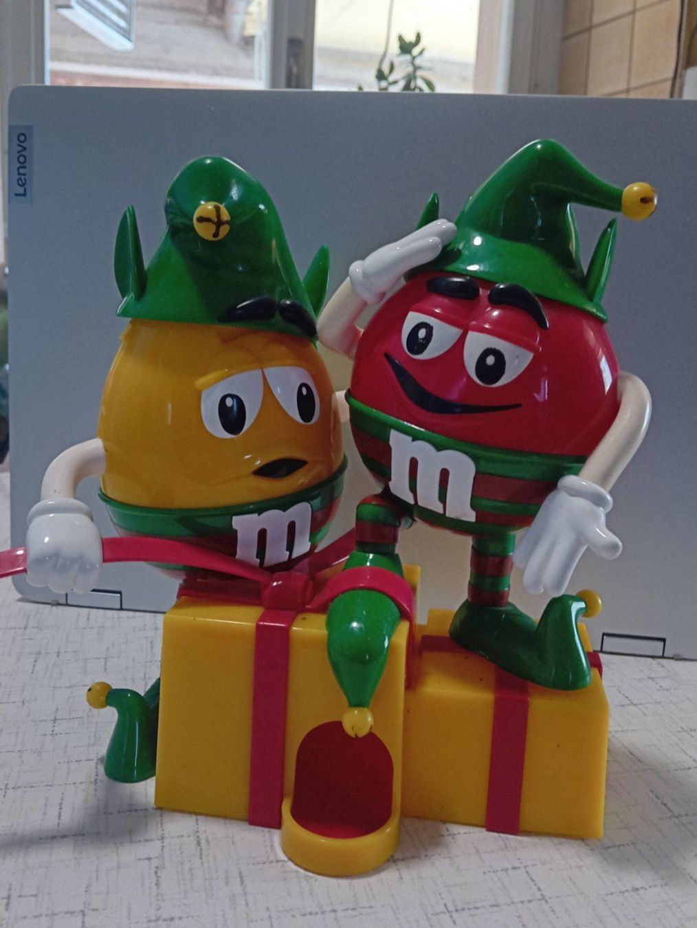 Statuette: Weihnachtsgeschenk – Usato da Wegenstetten venduto da 1000er