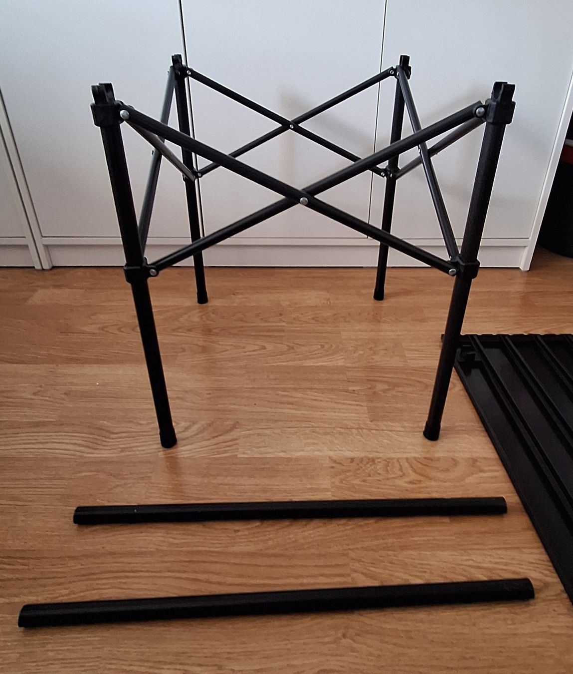 Tables: Camping Klapptisch,  Aluminium Schwarz. klein Verpackt – D'occasion à Lützelflüh-Goldb par bli_f2v9 4
