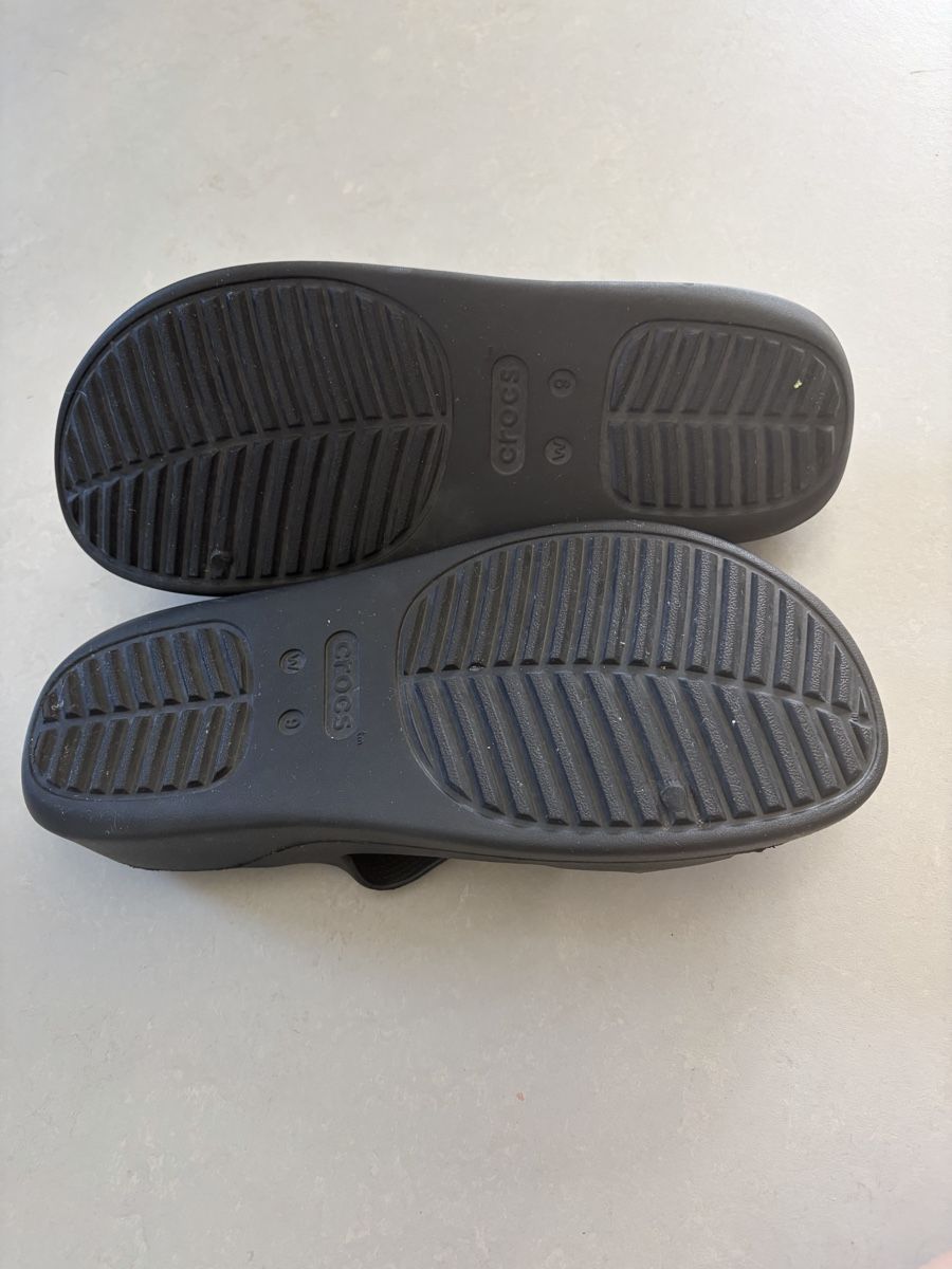 Crocs Chaussures hommes: Crocs Grösse 39 / 40 neuwertig – D'occasion à Derendingen par flavi-ri 1