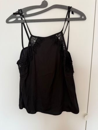 Top Seiden-Optik mit Spitze Schwarz