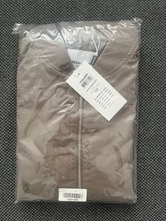 Jack & Jones Bomberjacke JJERUSH Grösse M neu mit Etikett