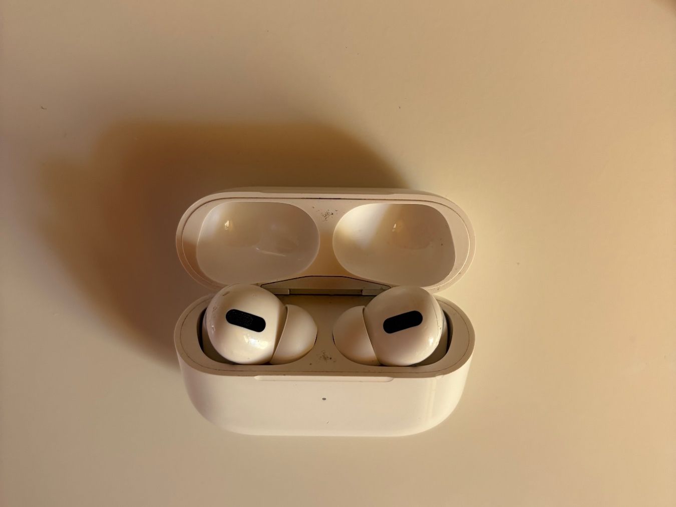 Apple Casques audio: Airpods Pro 1. Generation – D'occasion à Gränichen par lio_yj7r 1