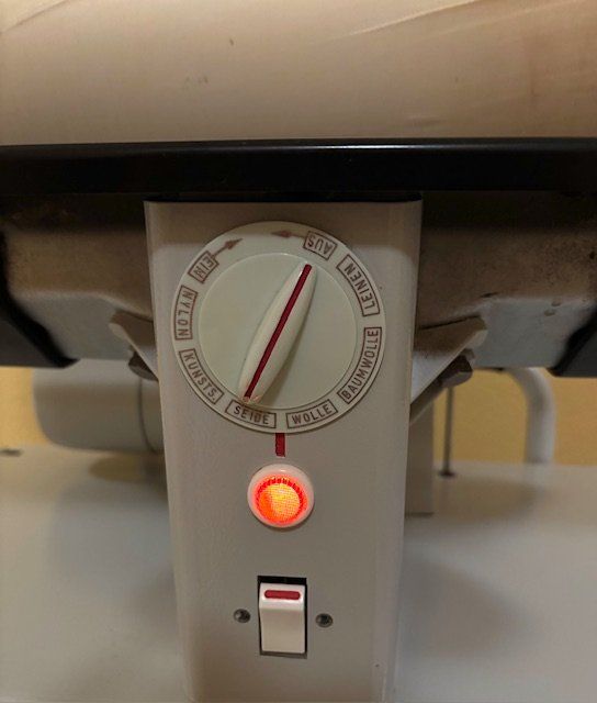 Pfaff Ferri da stiro: Mangano da stiro professionale PFAFF – Usato da Cadenazzo venduto da Nicopri 1