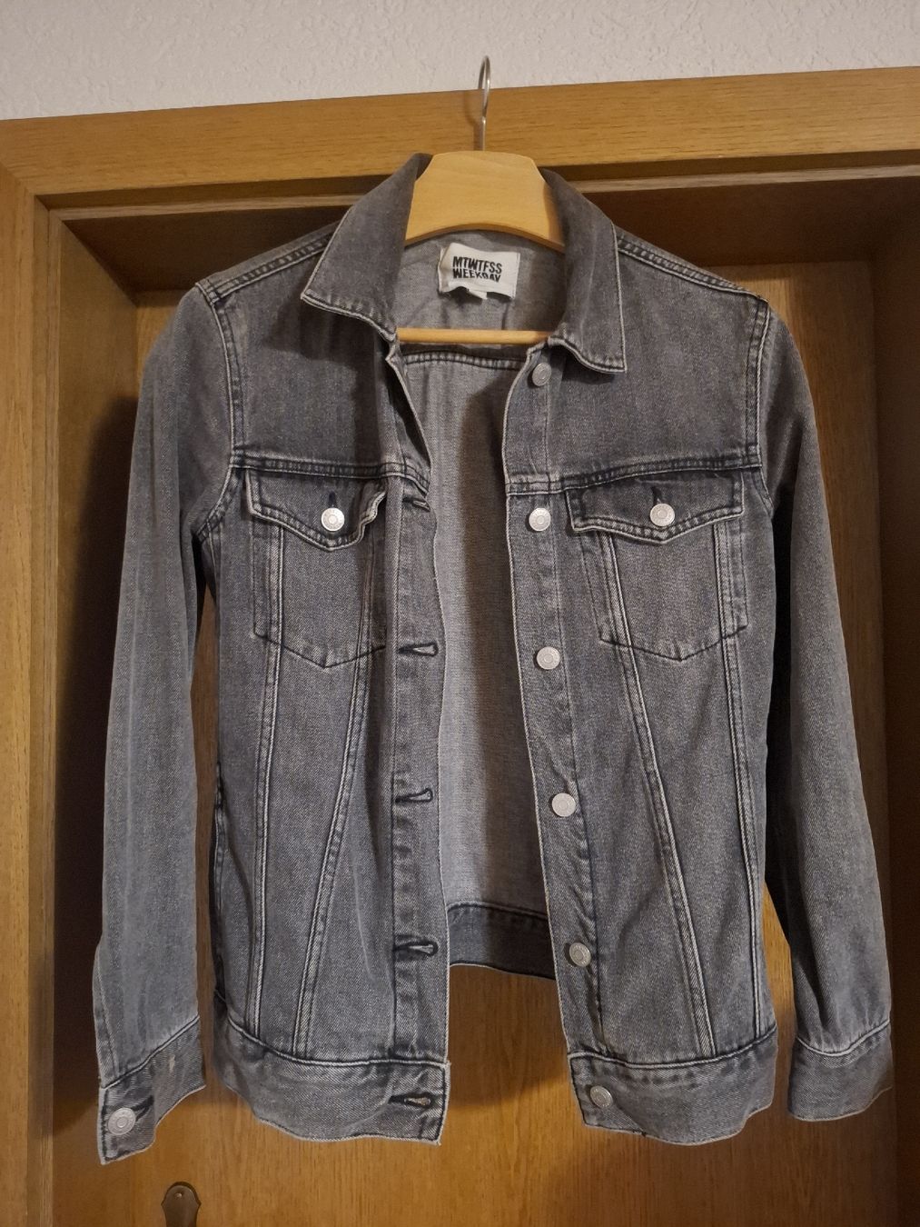 Jacken: Graue Jeansjacke Grösse XS – Gebraucht aus Altstätten SG von STALKERswiss