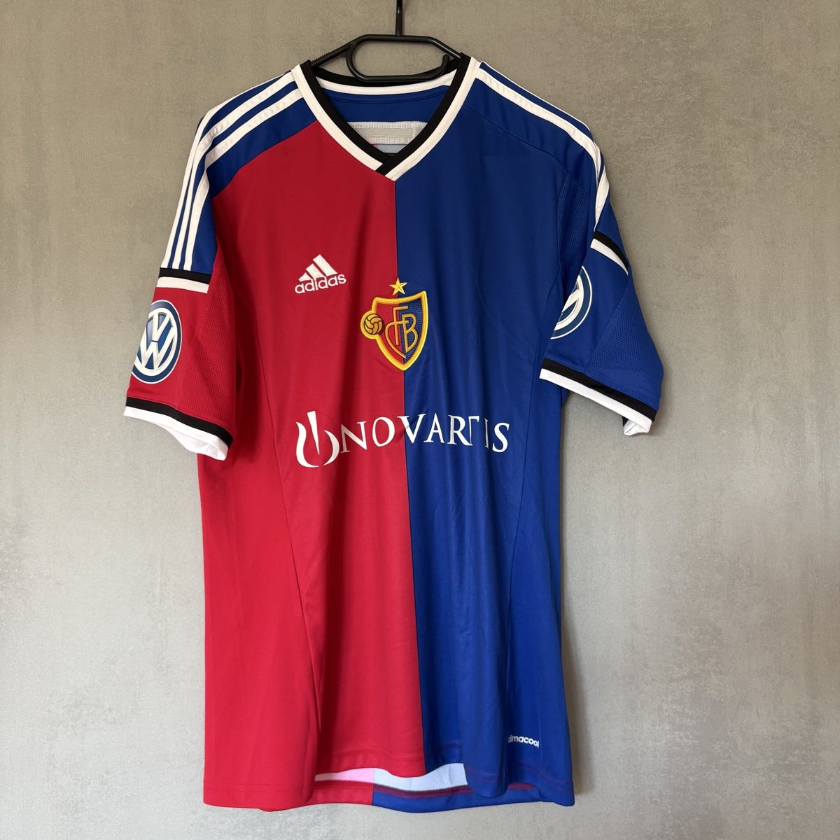 Adidas Canottiere & Pantaloni: Fc Basel Trikot Adidas 2014/2015 – Usato da Winterthur venduto da LaBodega