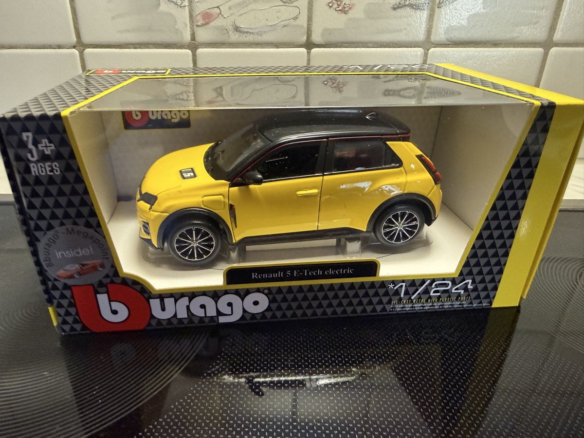 Renault Modellini d'auto: Renault 5 E-Tech gelb 1/24 NEU/OVP – Nuovo e nell'imballaggio originale da Messen venduto da Versber 9