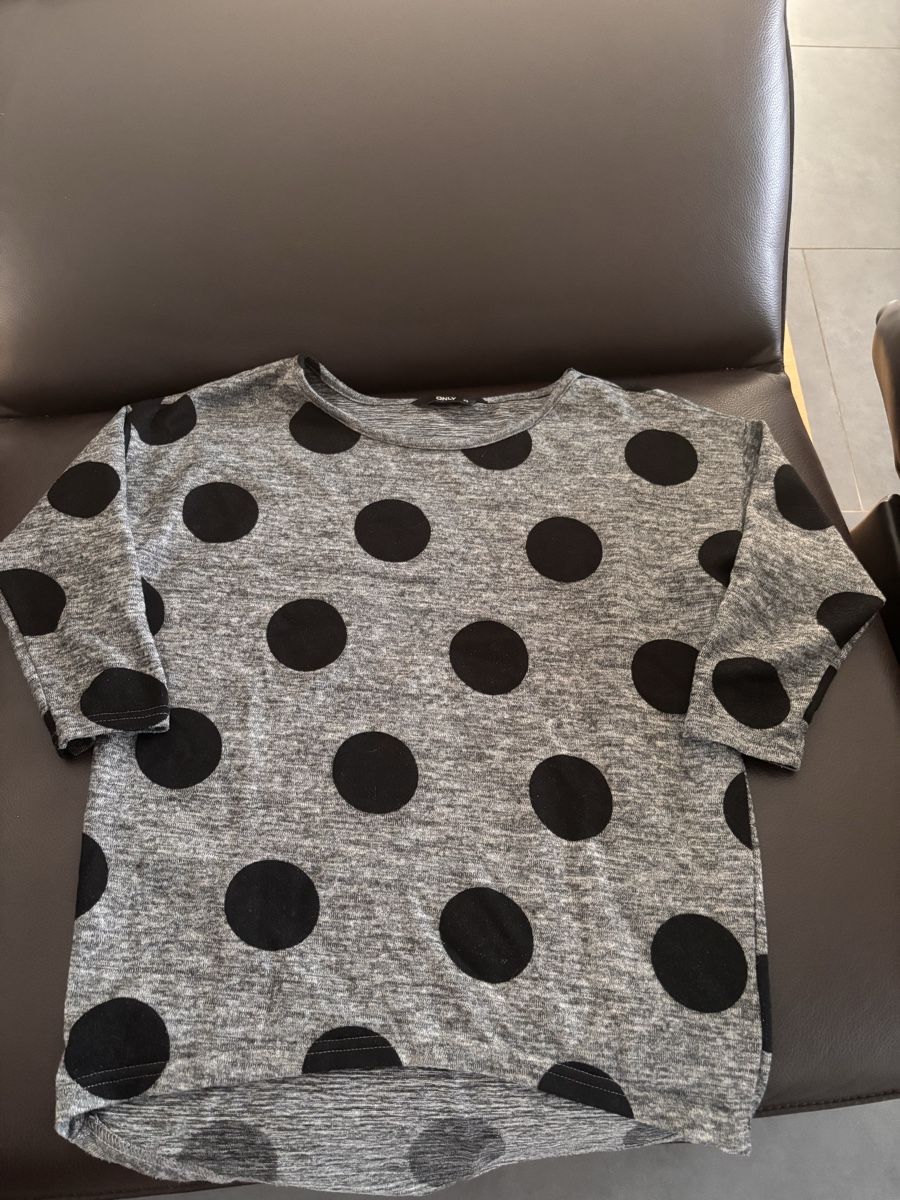 Only Maglioni & Felpe: Damen Pullover gepunktet grau Grösse XS – Usato da Känerkinden venduto da sajapa