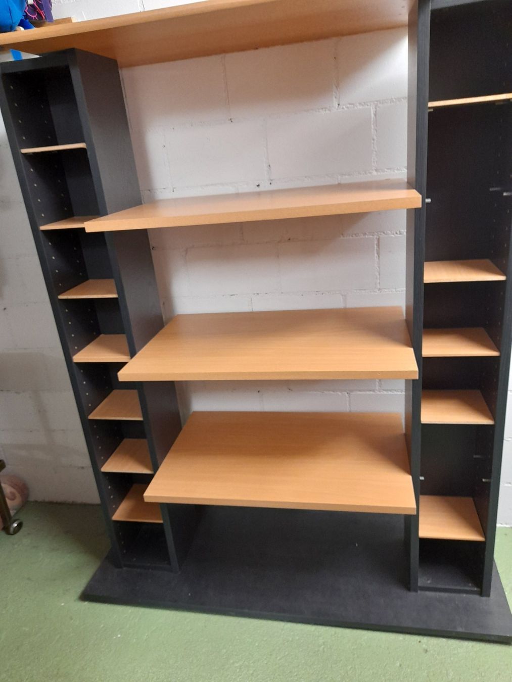 Scaffali: Büchergestell – Usato da Männedorf venduto da Igel24 1