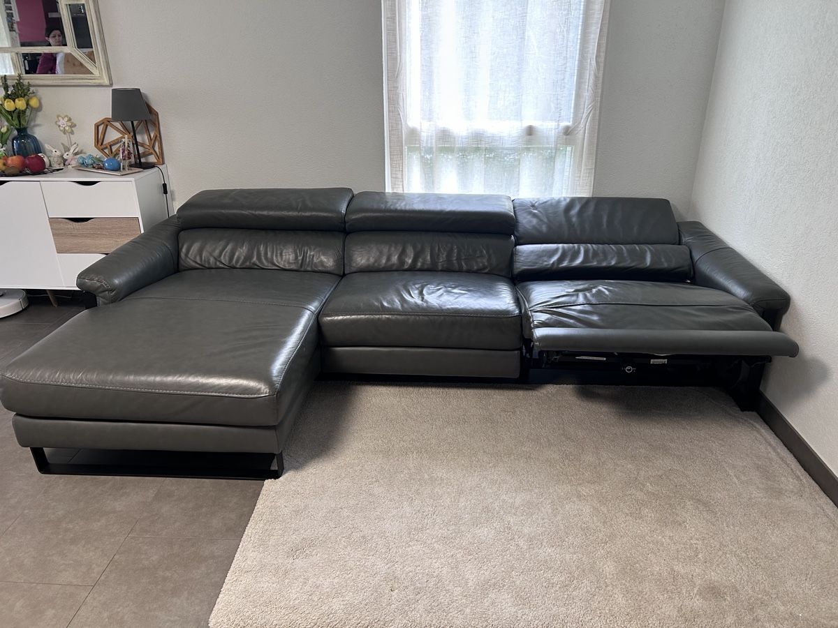 Sofas: Canapé cuir natuzzi avec siège électrique – D'occasion à Fleurier par Somnium_wtch 4