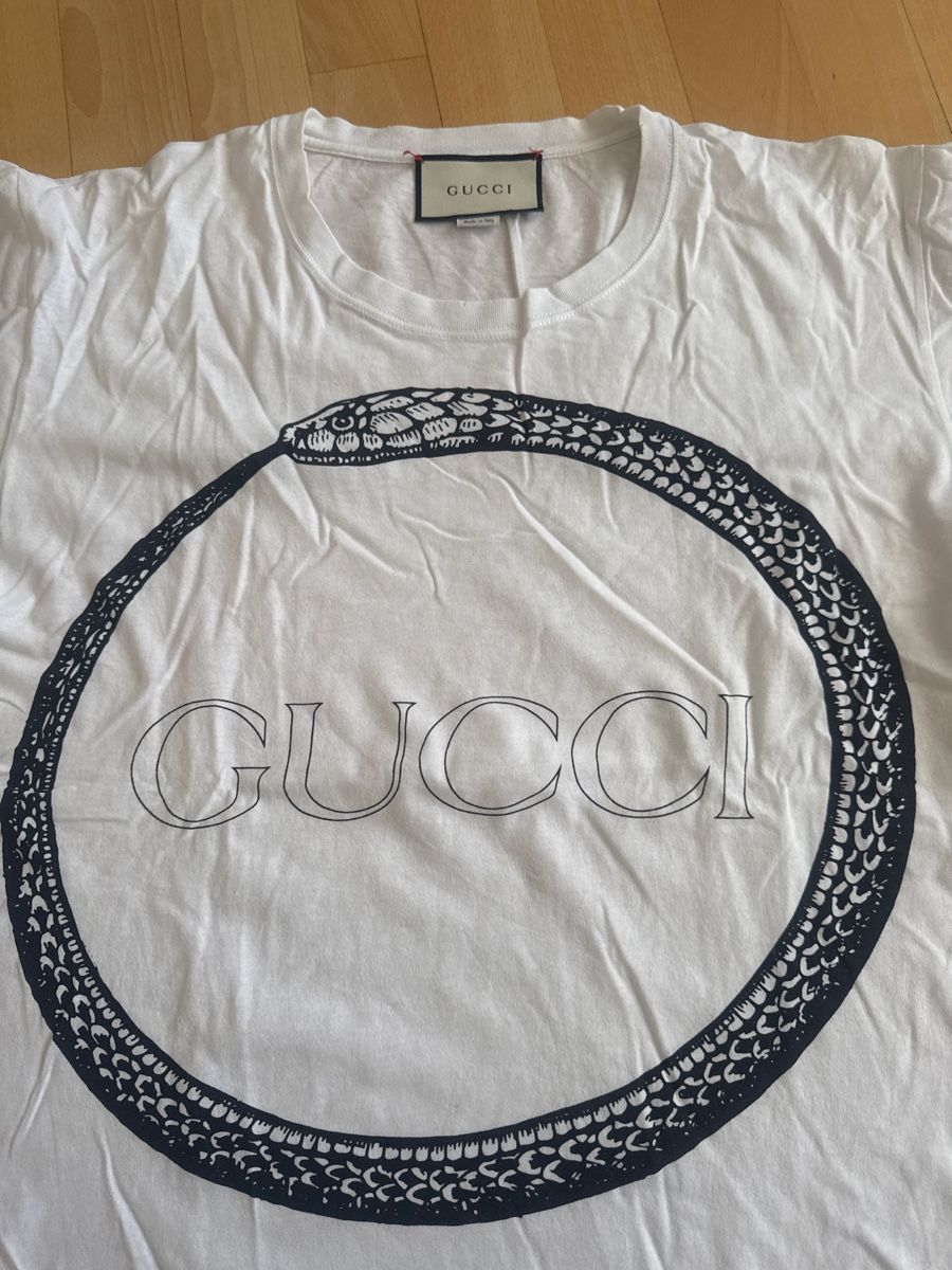 Gucci T-shirt: Gucci T-Shirt mit Schlangenprint, Gr. M – Usato da Abtwil SG venduto da ale2002 1