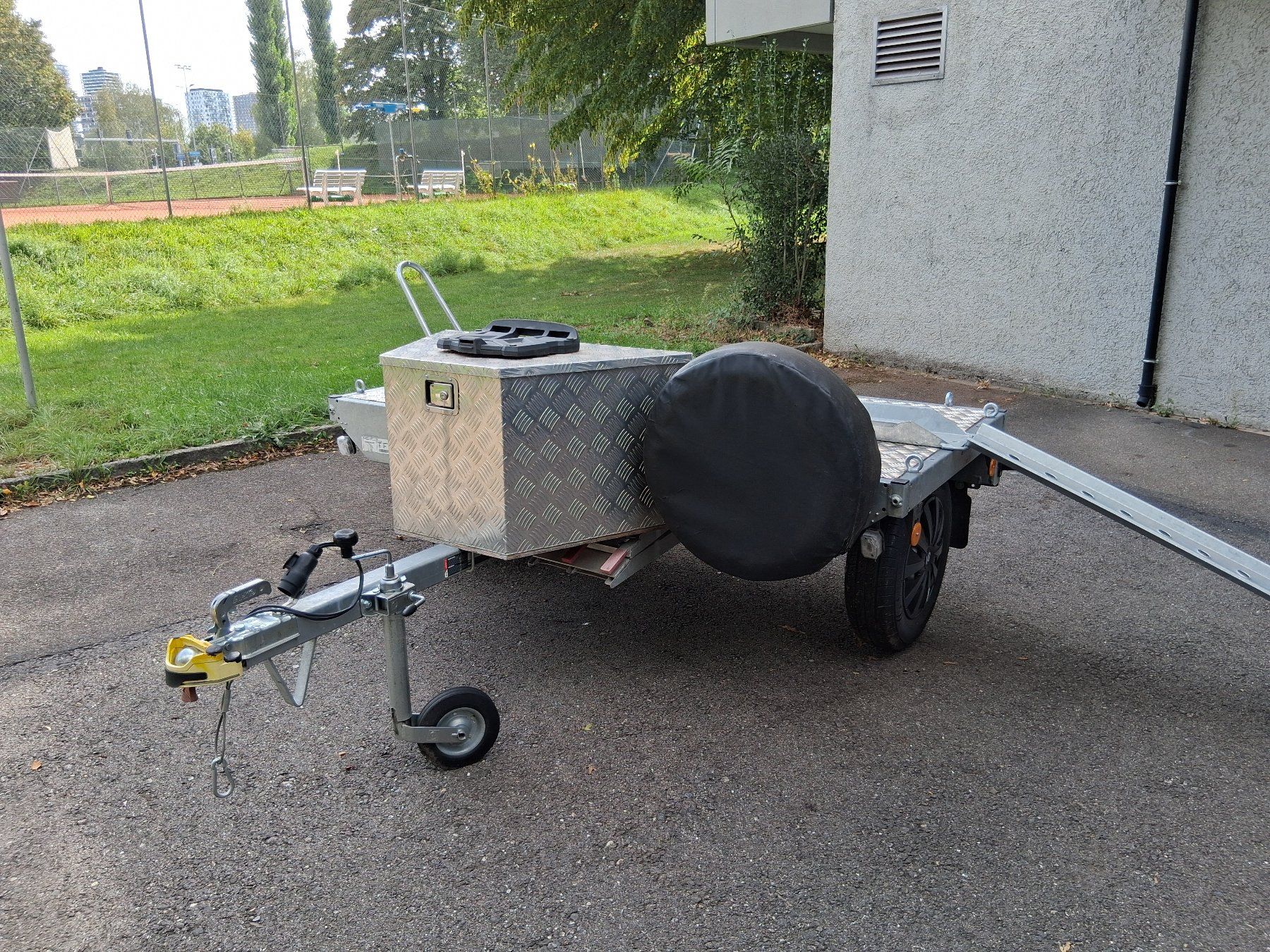 Pongratz Anhänger: Motorradanhänger quer mit Auffahrrampen – Gebraucht aus Zürich von rrs01 2