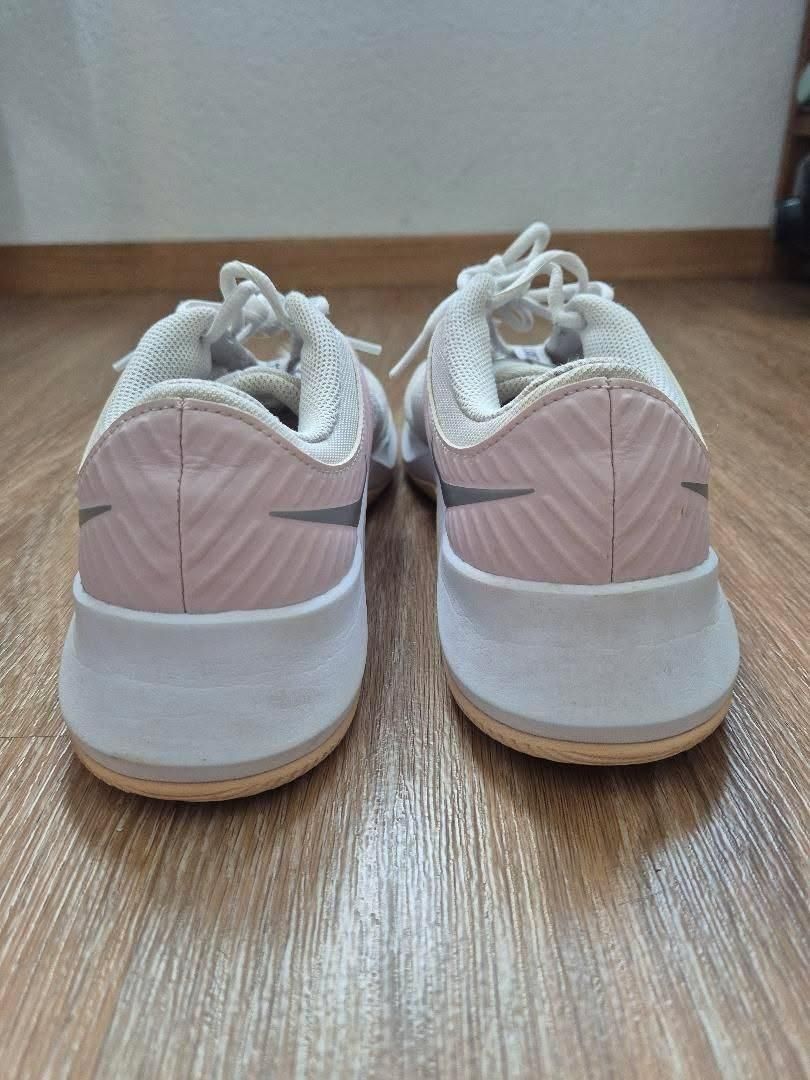 Nike Scarpe da uomo: Nike Training Shoes Size 11 EU 43 light pink grey – Usato da Zürich venduto da sha_rxc8 7