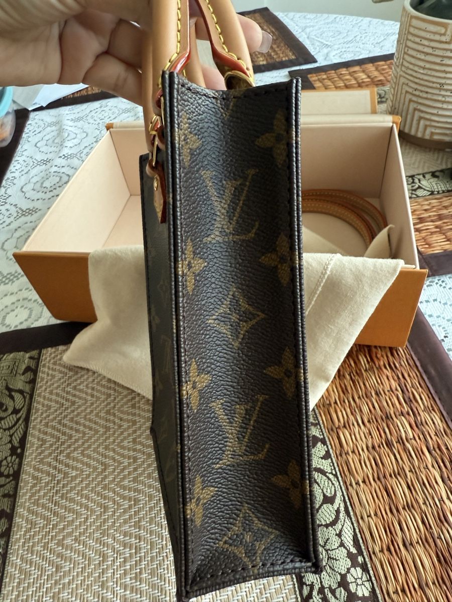Louis Vuitton Taschen: Louis Vuitton  Petit Sac Plat Tote Bag – Neu (gemäss Beschreibung) aus Zürich von Sweeti39 3