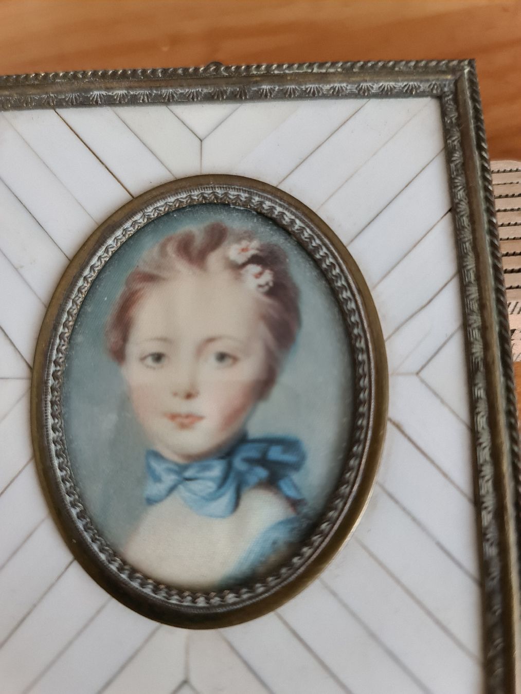 Dipinti: Kleines Seidenmalbild Portrait – Usato da henau venduto da Rockj 1