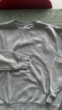 Sweat Nike col rond, gris chiné, logo brodé