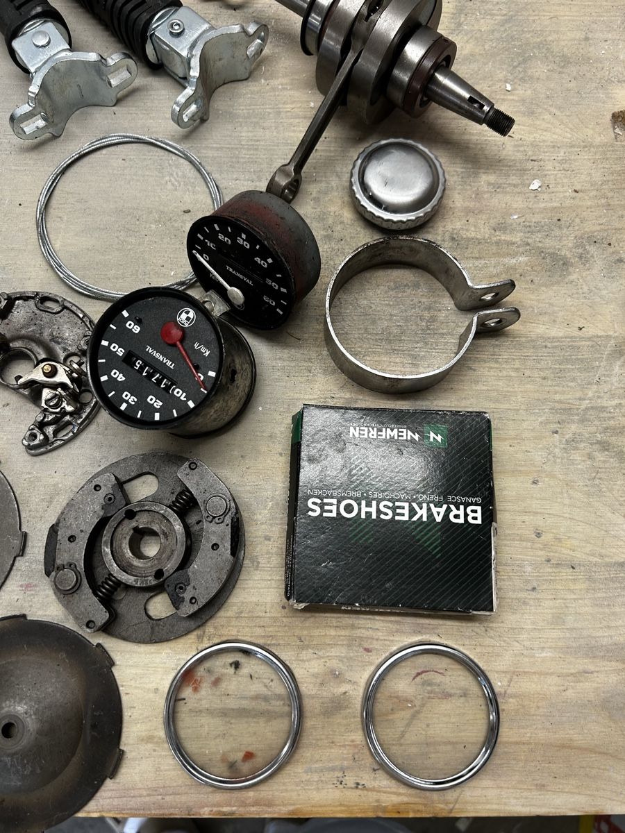 Puch Parti ricambio per ciclomotori: Puch Maxi Ersatzteile / Teilekonvolut / Mofa Oldtimer – Difettoso da Grabs venduto da Jonas.2005 1