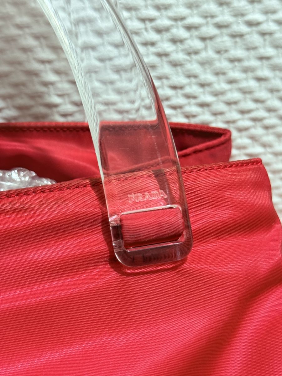 Prada Borse da donna: Prada Nylon Handbag Shoppers Acrylic Handle – Usato da Geneve venduto da DarlingVintage 2